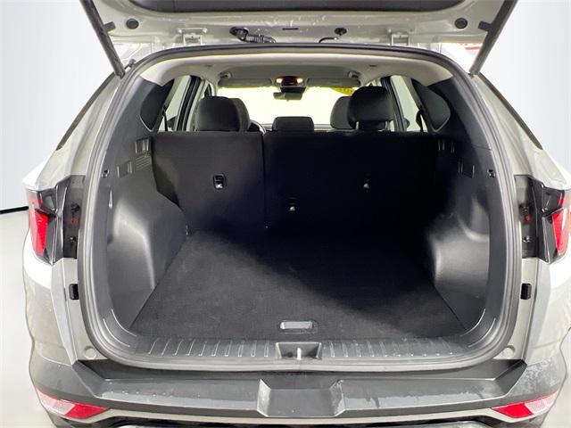 Vehicle image 25 of 40