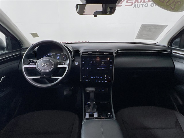 Vehicle image 24 of 40