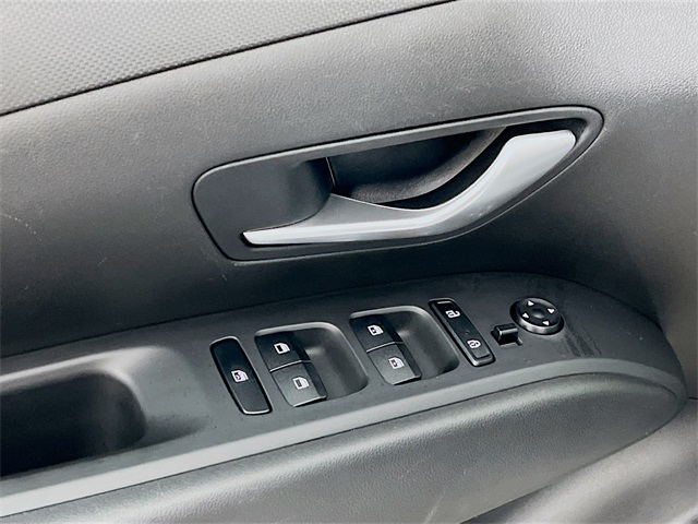 Vehicle image 9 of 40