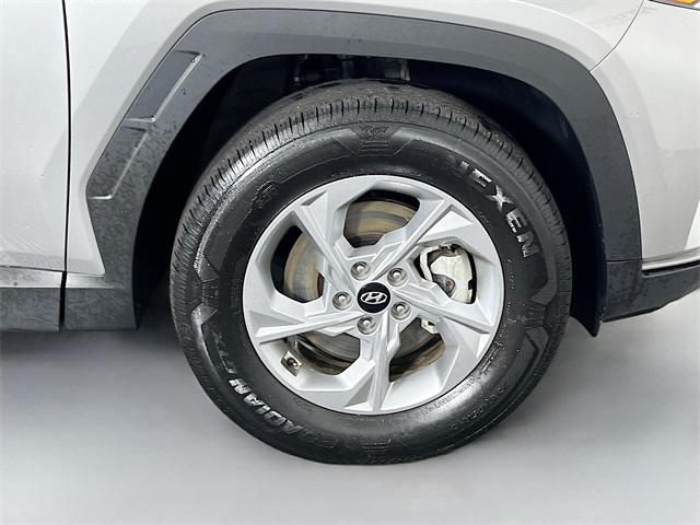 Vehicle image 37 of 40