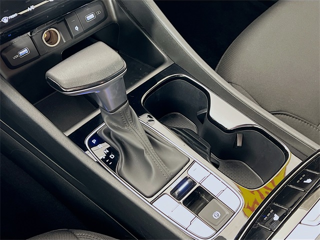 Vehicle image 22 of 40