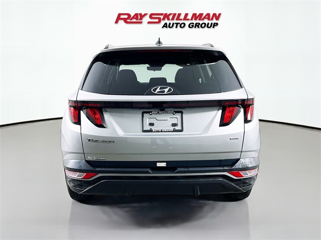 Vehicle image 6 of 40