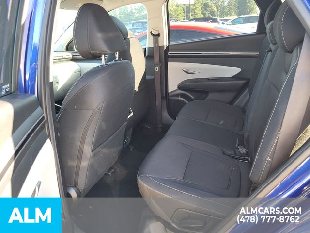 Vehicle image 17 of 25