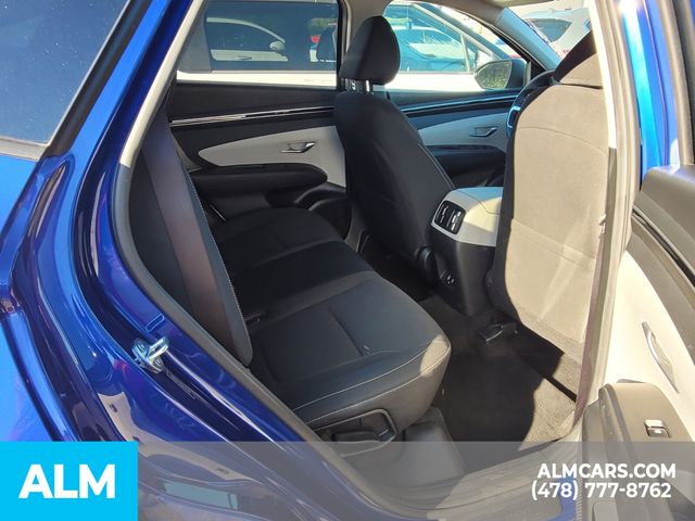 Vehicle image 16 of 25