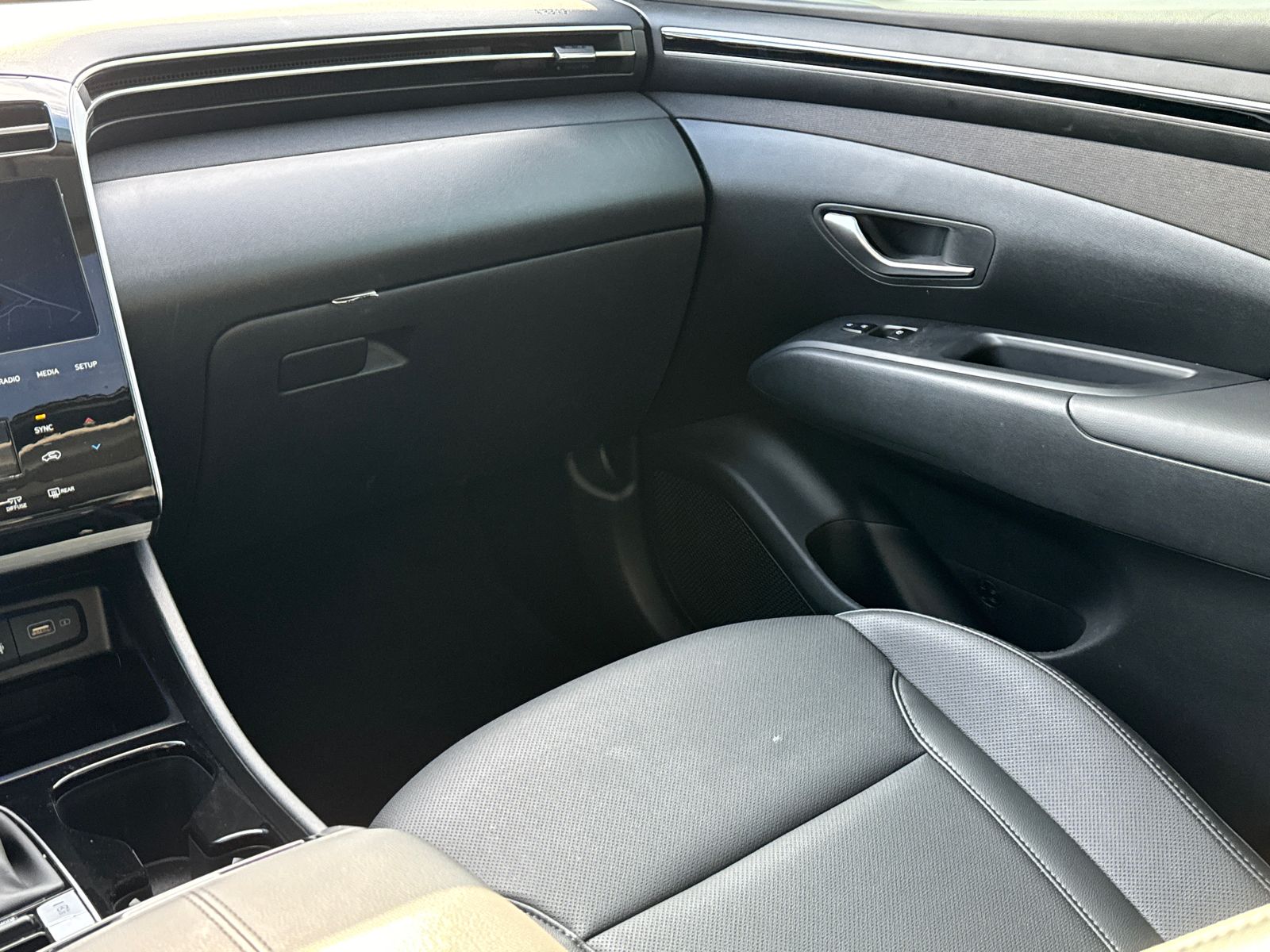 Vehicle image 23 of 40