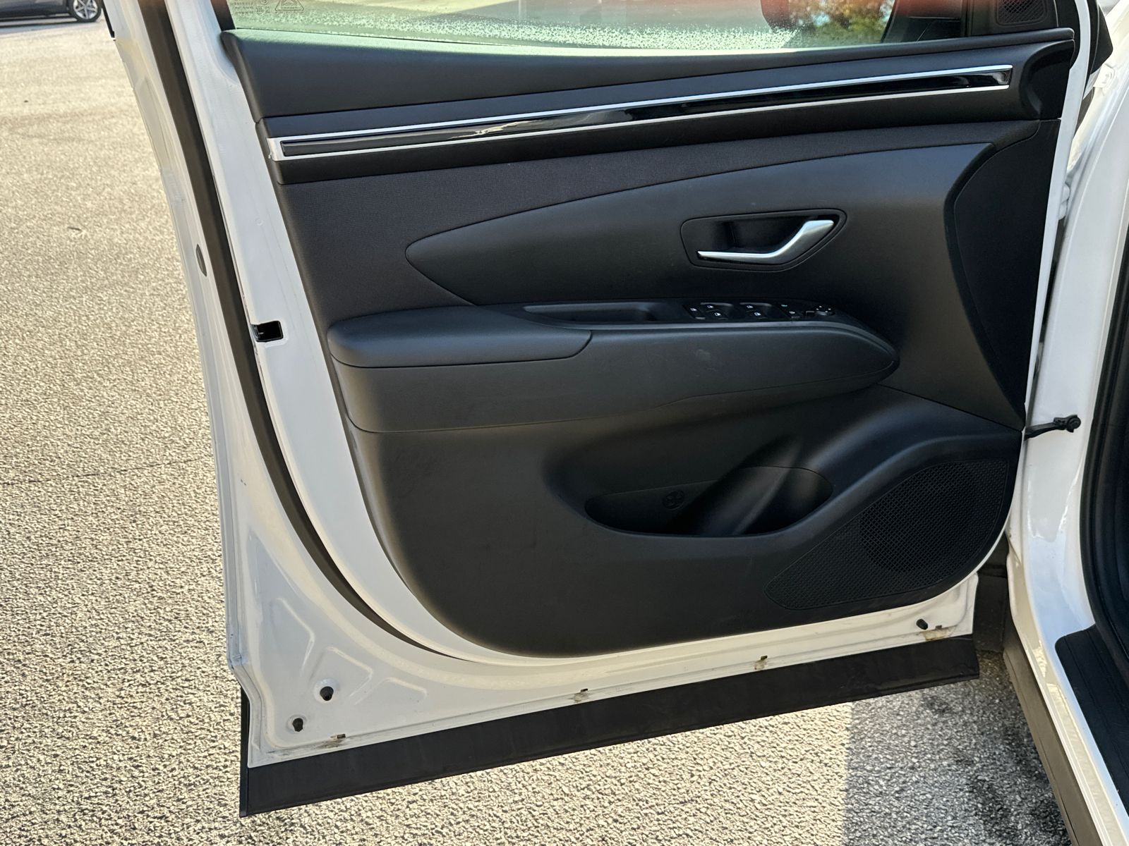 Vehicle image 10 of 40