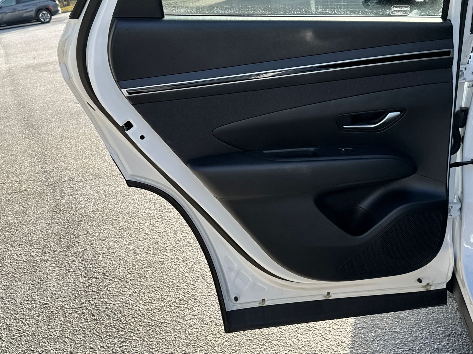 Vehicle image 22 of 40