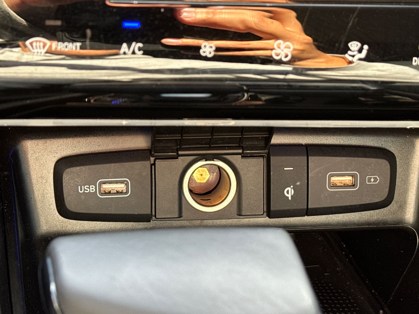 Vehicle image 33 of 40