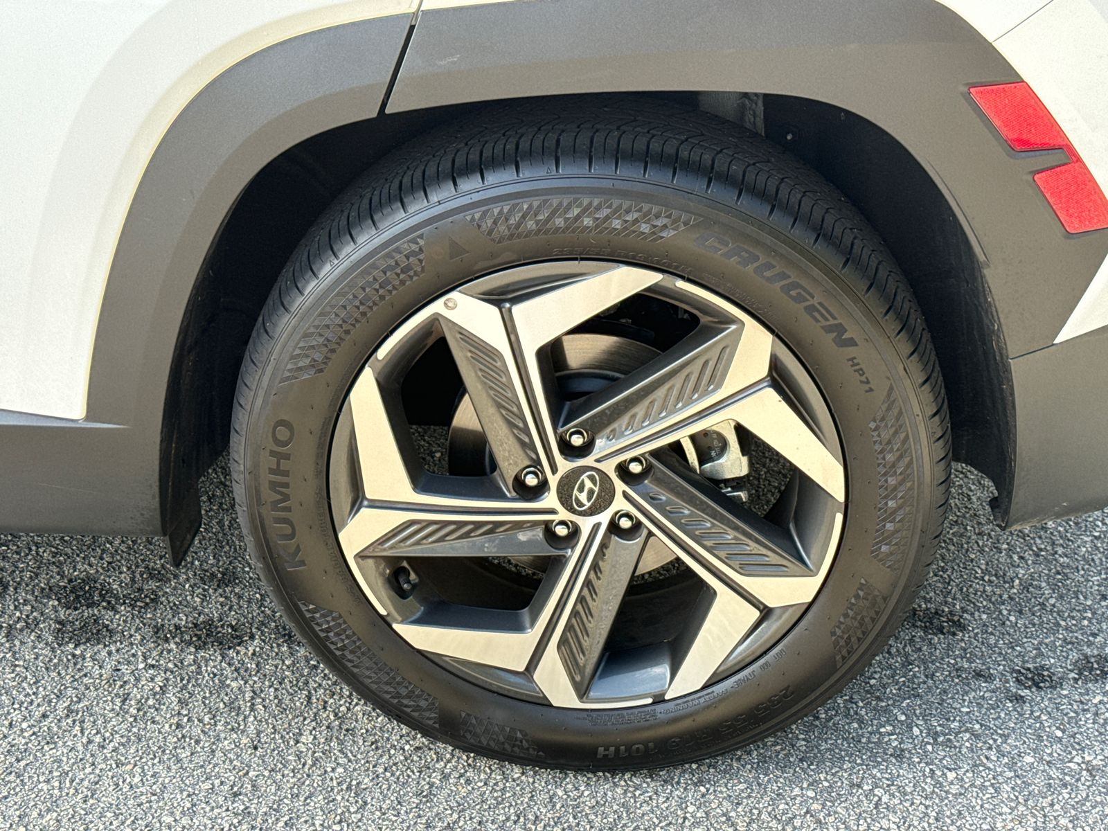 Vehicle image 20 of 40