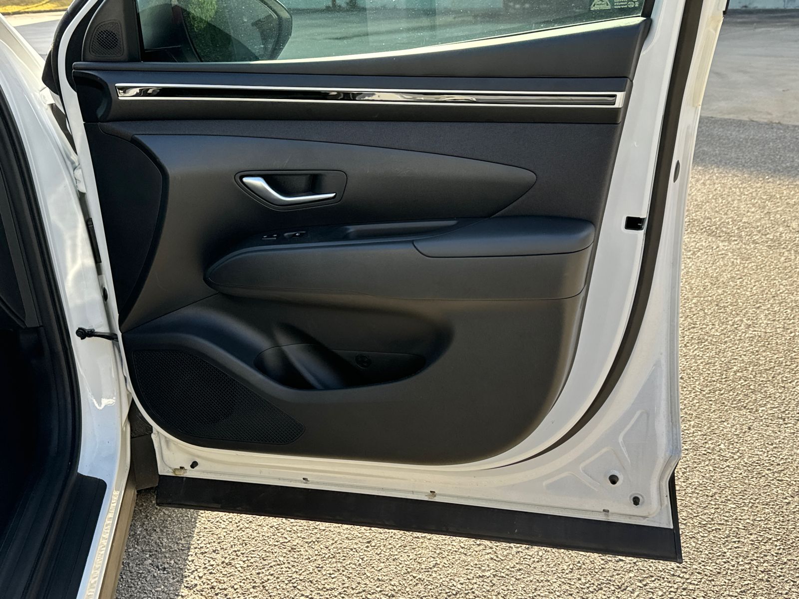 Vehicle image 14 of 40