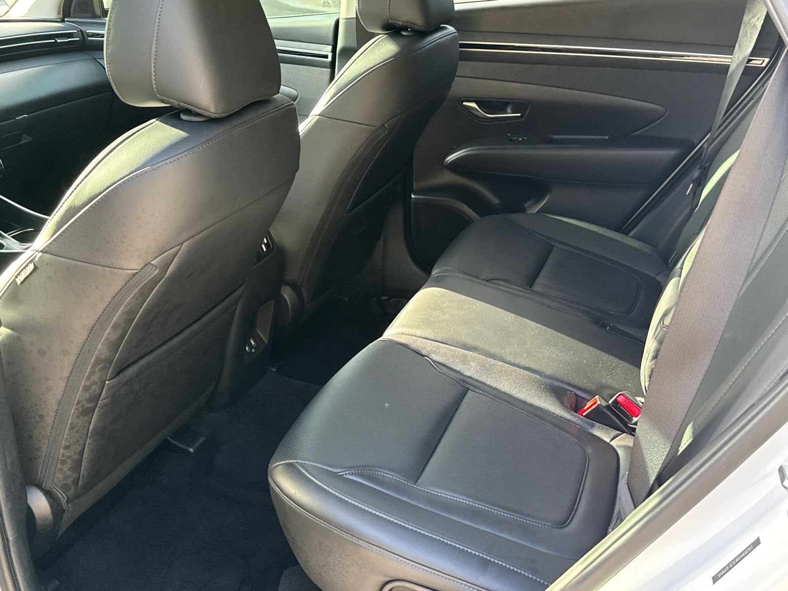 Vehicle image 21 of 40