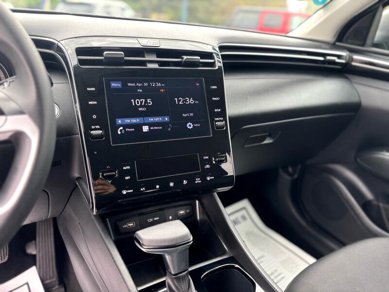Vehicle image 24 of 27