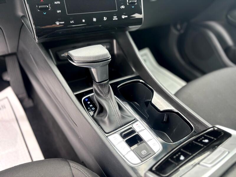Vehicle image 25 of 27