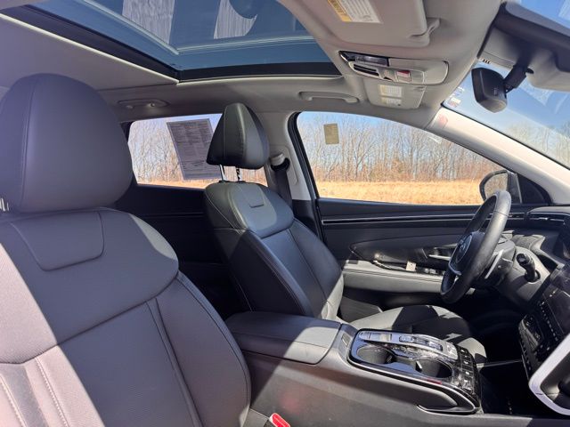 Vehicle image 8 of 19