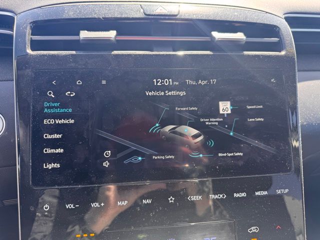 Vehicle image 15 of 19