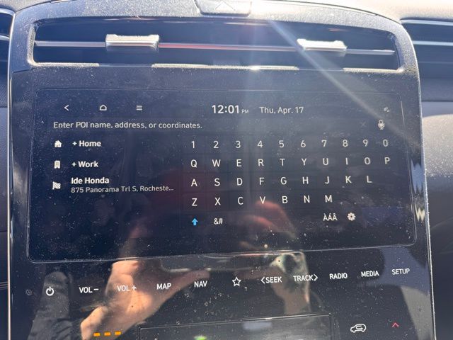 Vehicle image 14 of 19