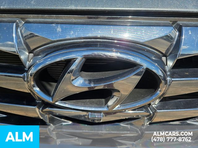 Vehicle image 10 of 25