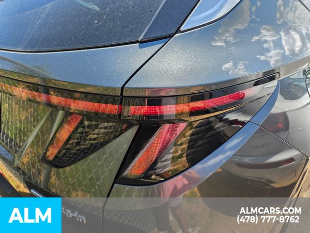 Vehicle image 17 of 25