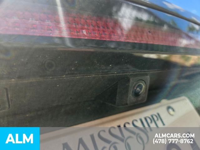 Vehicle image 13 of 25