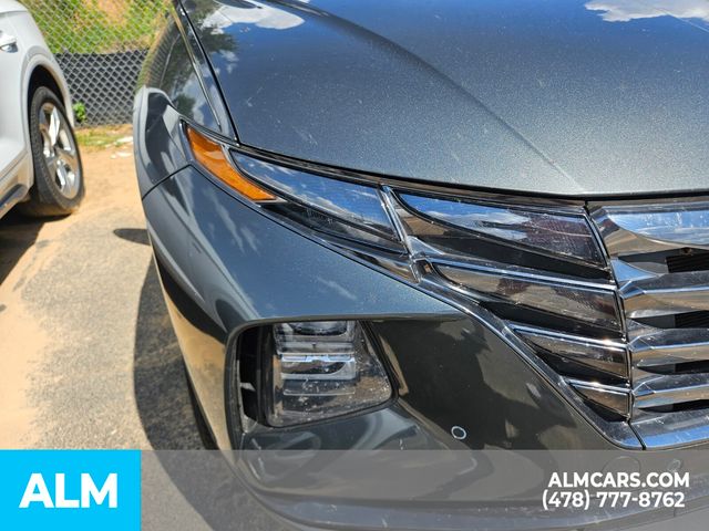 Vehicle image 18 of 25