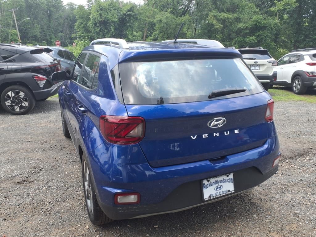 Vehicle image 6 of 18