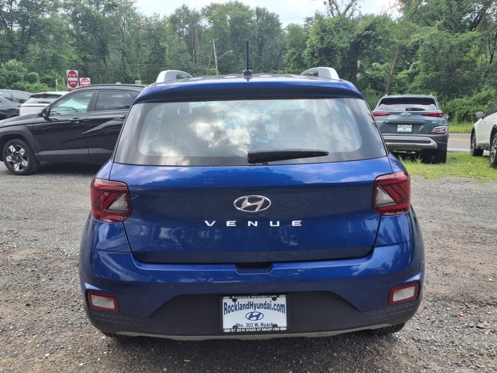 Vehicle image 5 of 18