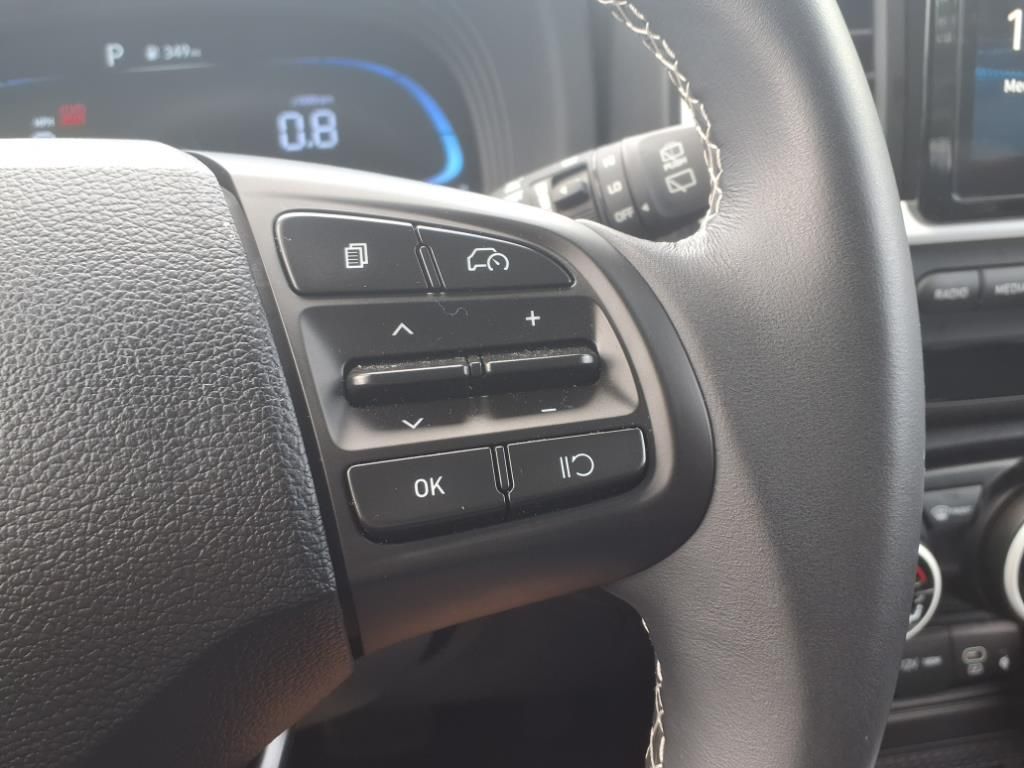 Vehicle image 15 of 18