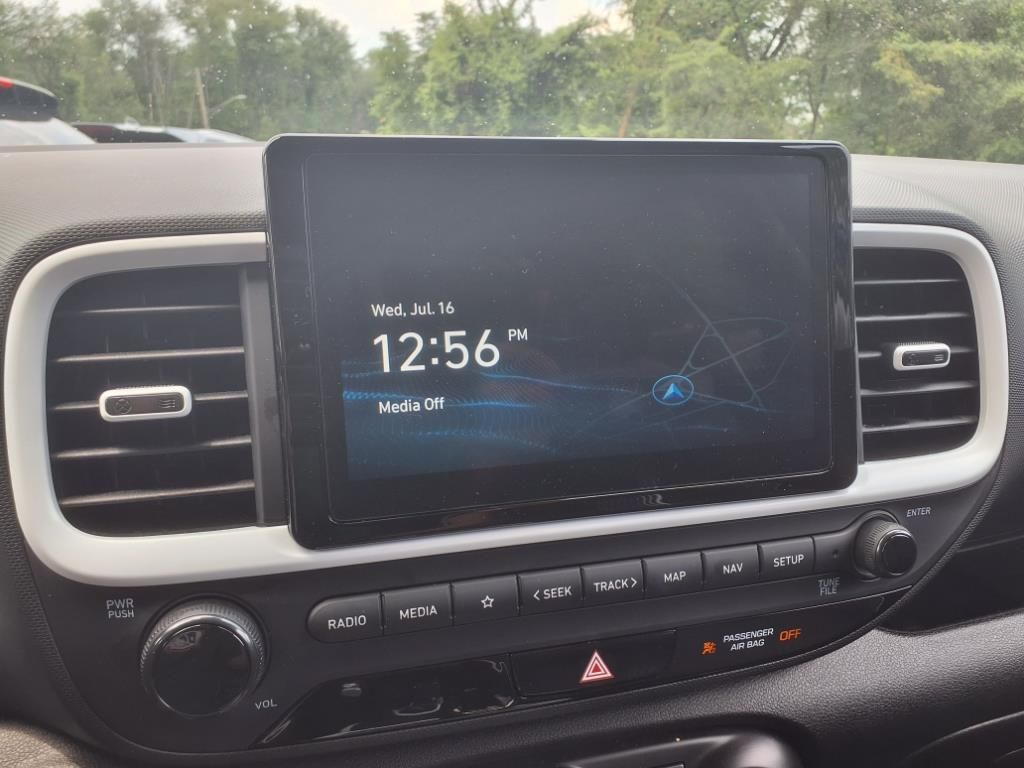 Vehicle image 11 of 18