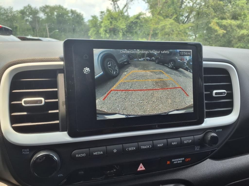 Vehicle image 12 of 18