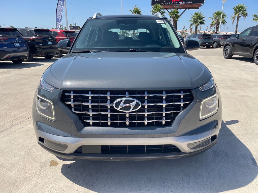 2024 Hyundai Venue Limited Image 2 of 30