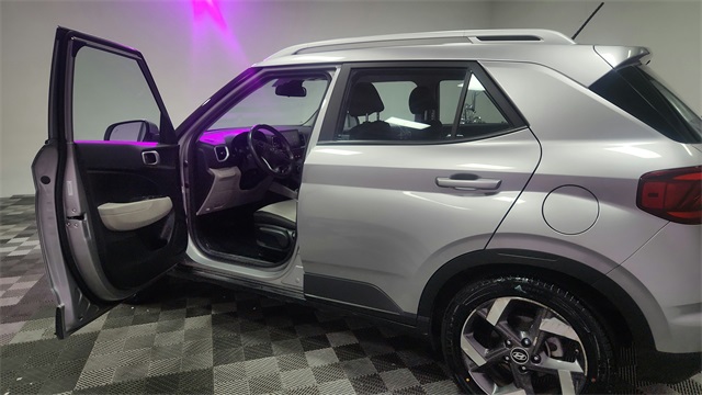 2024 Hyundai Venue SEL Image 10 of 26