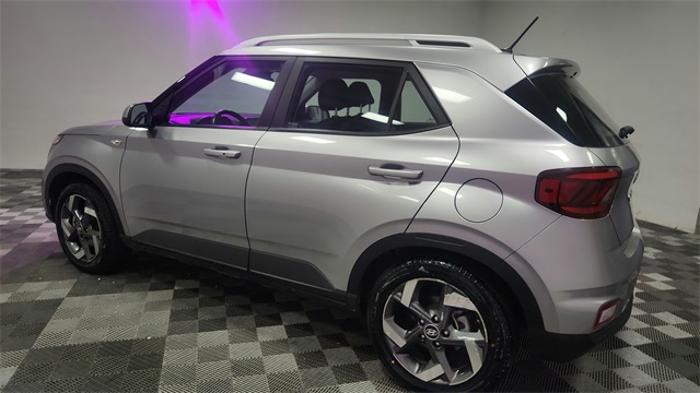 2024 Hyundai Venue SEL Image 9 of 26