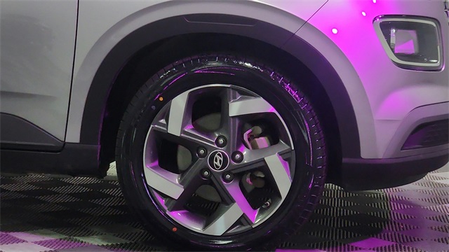 2024 Hyundai Venue SEL Image 11 of 26