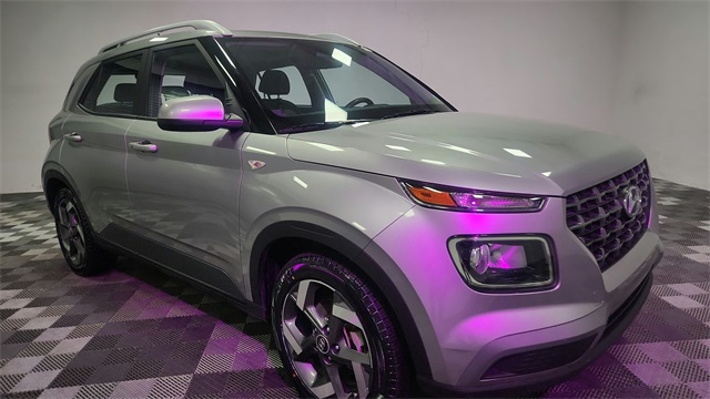 2024 Hyundai Venue SEL Image 3 of 26