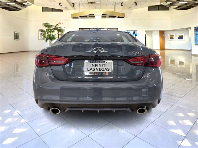 Vehicle image 6 of 32