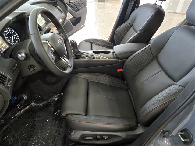 Vehicle image 17 of 32