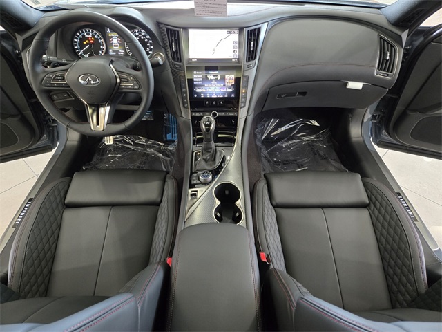 Vehicle image 21 of 32