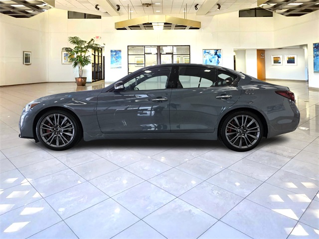 Vehicle image 8 of 32