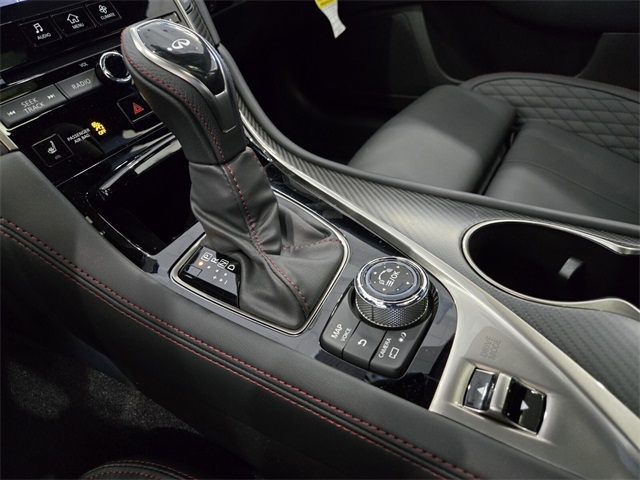Vehicle image 29 of 32