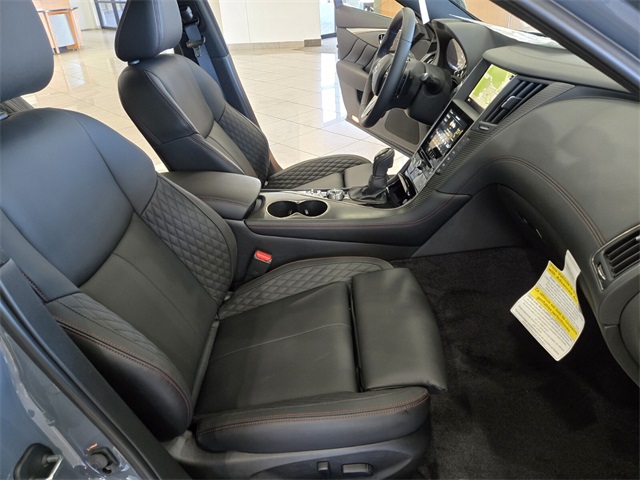 Vehicle image 17 of 32