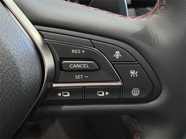 Vehicle image 31 of 32