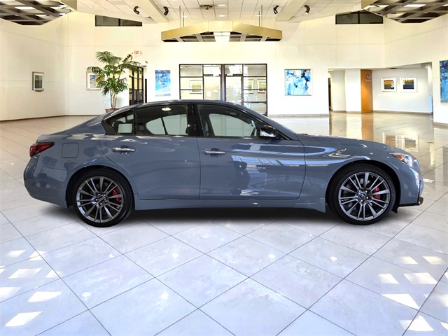 Vehicle image 4 of 32