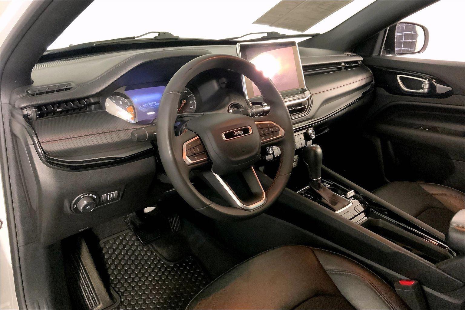 2024 Jeep Compass Trailhawk Image 13 of 31