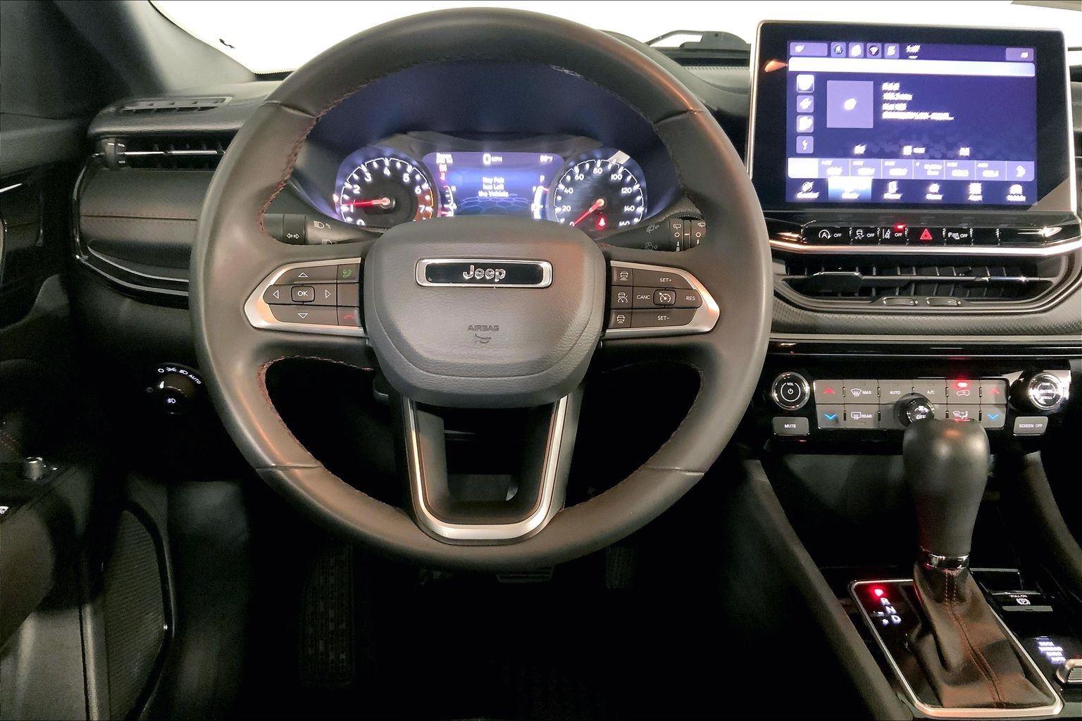 2024 Jeep Compass Trailhawk Image 15 of 31