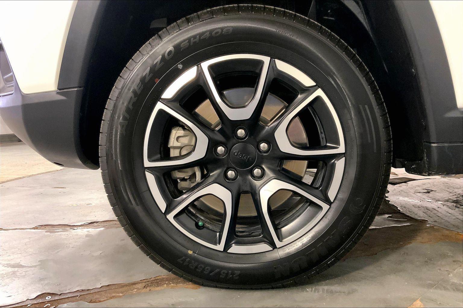 2024 Jeep Compass Trailhawk Image 8 of 31