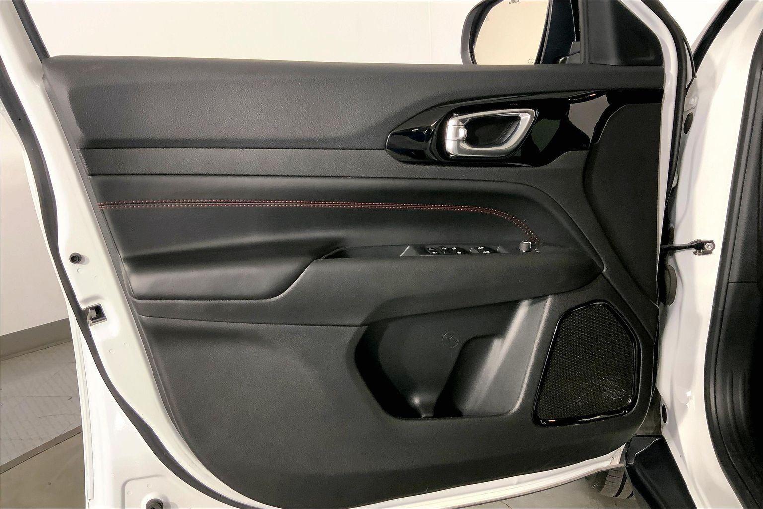 2024 Jeep Compass Trailhawk Image 20 of 31