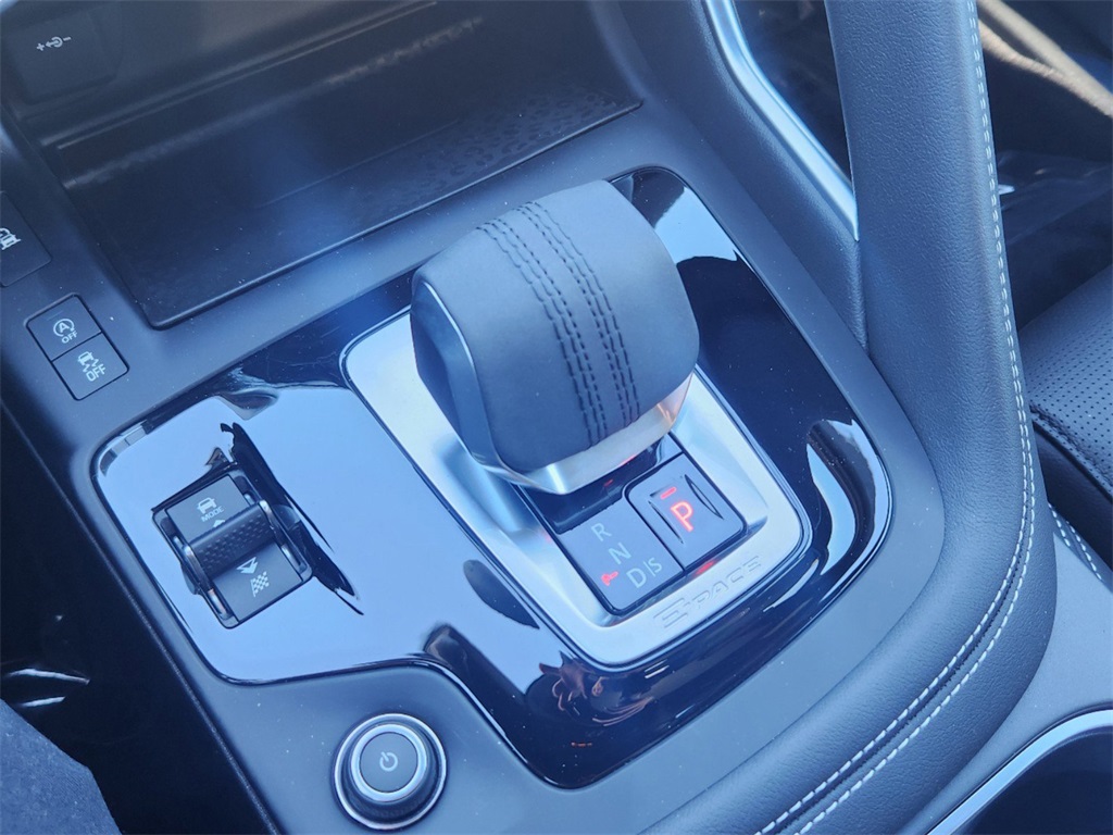 2024 Jaguar E-Pace R-Dynamic SE Image 19 of 30