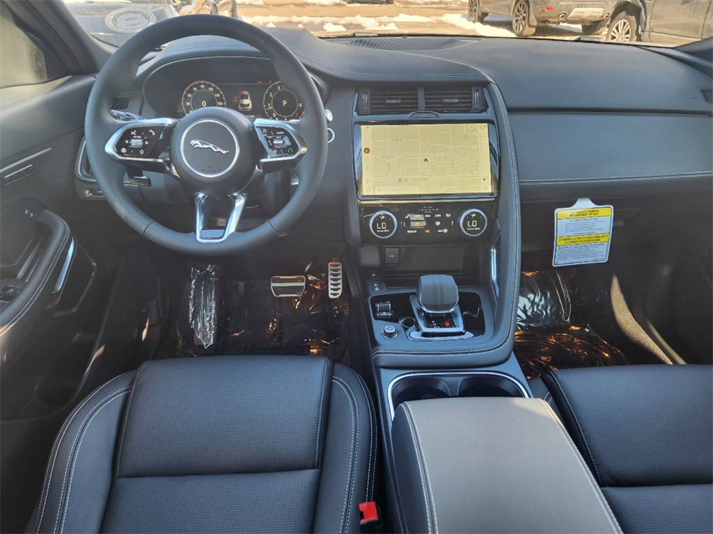2024 Jaguar E-Pace R-Dynamic SE Image 12 of 30