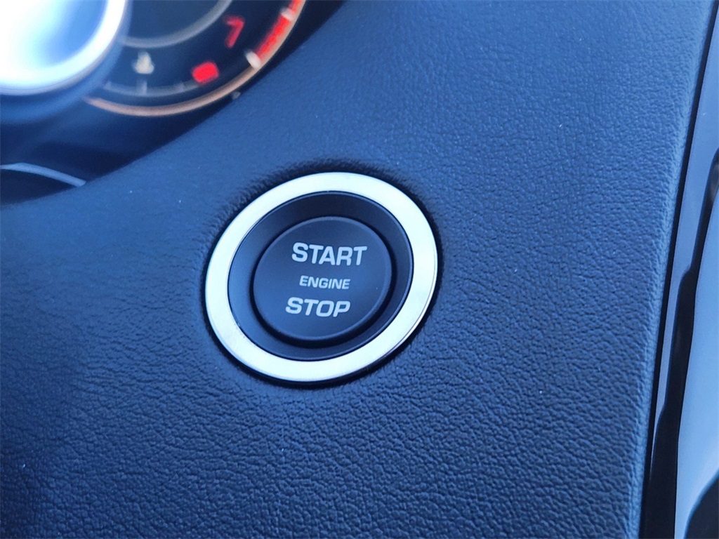 2024 Jaguar E-Pace R-Dynamic SE Image 21 of 30