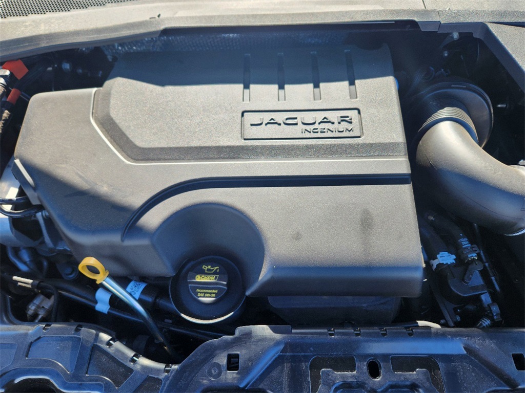 2024 Jaguar E-Pace R-Dynamic SE Image 8 of 30